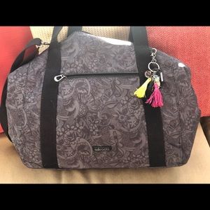 SAKROOTS travel bag